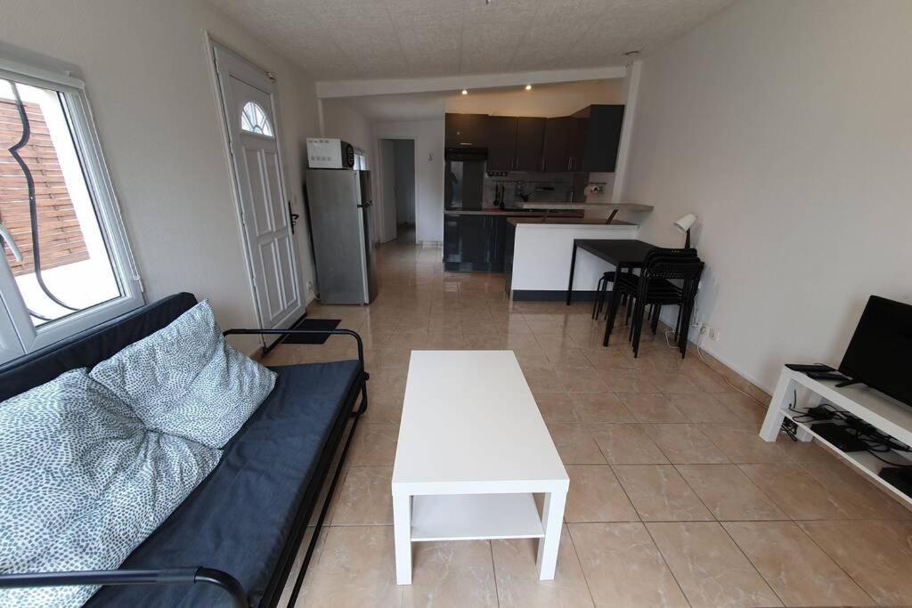 Maison Roisseenne Entre Paris Et Disneyland Roissy-en-Brie Exteriör bild