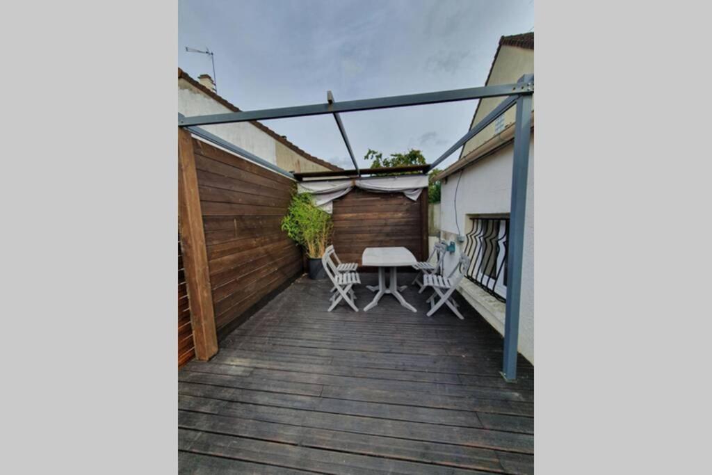Maison Roisseenne Entre Paris Et Disneyland Roissy-en-Brie Exteriör bild